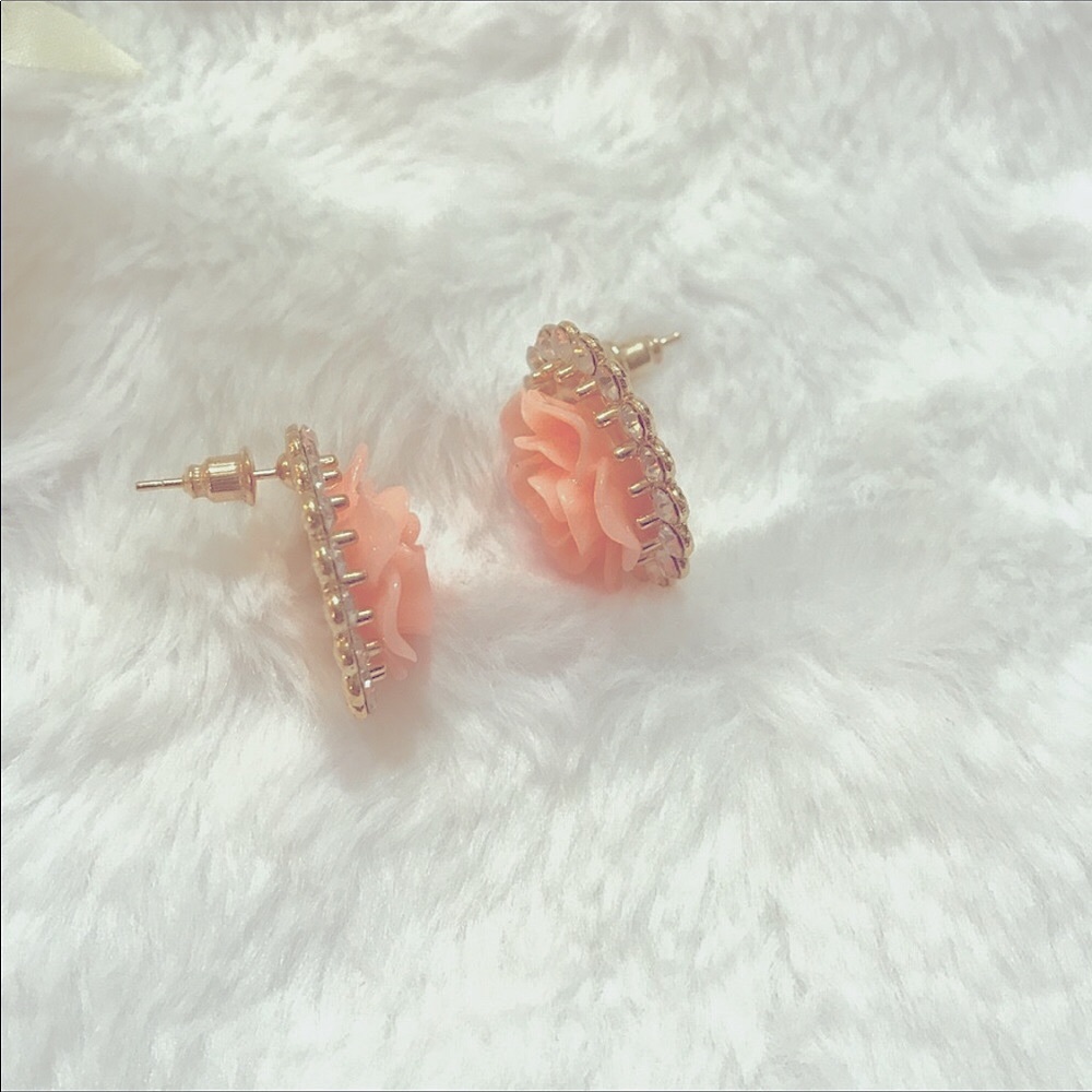 Lovely Peach Acrylic Rose w/💎Studs Halo Earrings - Picture 13 of 16